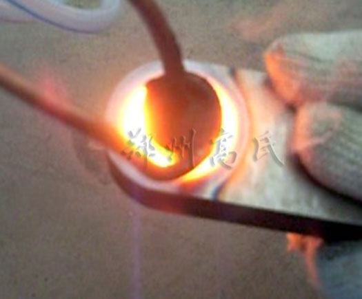 內(nèi)孔淬火設(shè)備/高頻感應(yīng)加熱設(shè)備暢銷(xiāo)中