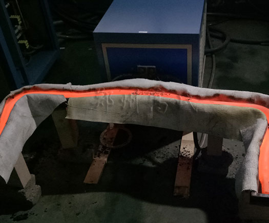 高頻淬火設(shè)備對穩(wěn)定桿進(jìn)行淬火熱處理