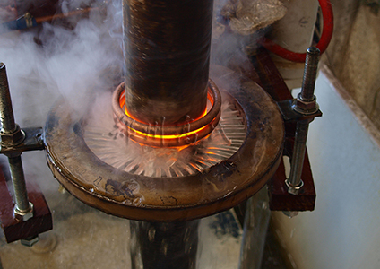 中頻淬火設(shè)備對棒料進行淬火熱處理