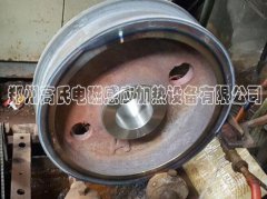 中頻淬火機對行車輪淬火